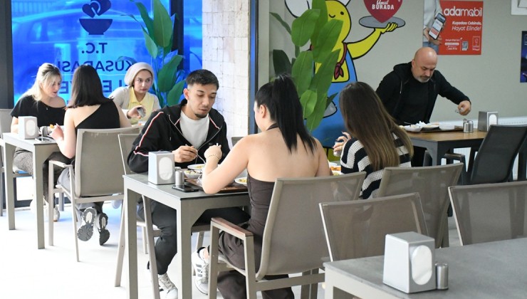 Kuşadası'nda dayanışmanın sofrası Kent Lokantası her gün yüzlerce kişiyi ağırlıyor