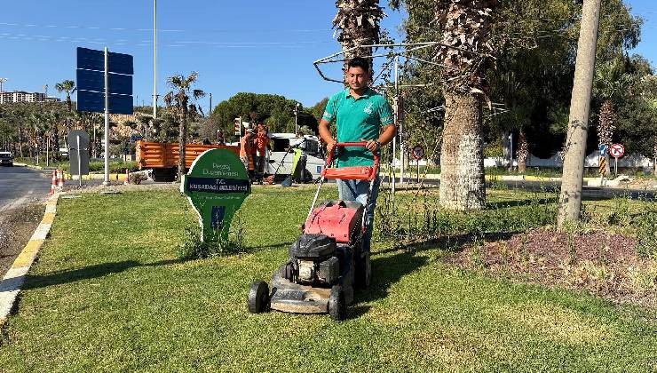 Kuşadası’nın giriş ve çıkışları Park ve Bahçeler ekiplerine emanet