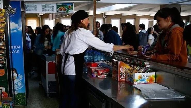 Okul kantinlerinde yeni dönem: Cipsten asitli içeceğe bazı ürünlerin satışı yasaklandı