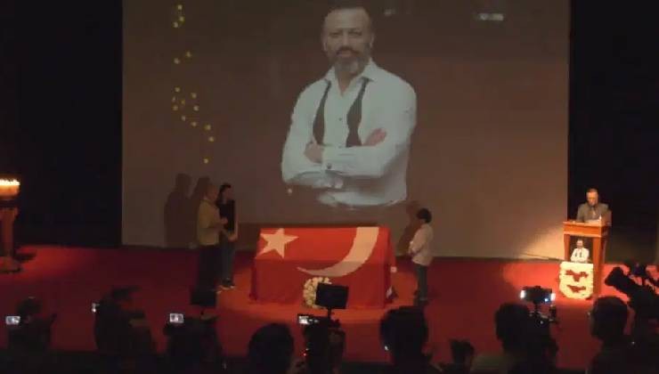 Oyuncu Serhat Kılıç’a Harbiye’de son yolculuğuna uğurlanıyor
