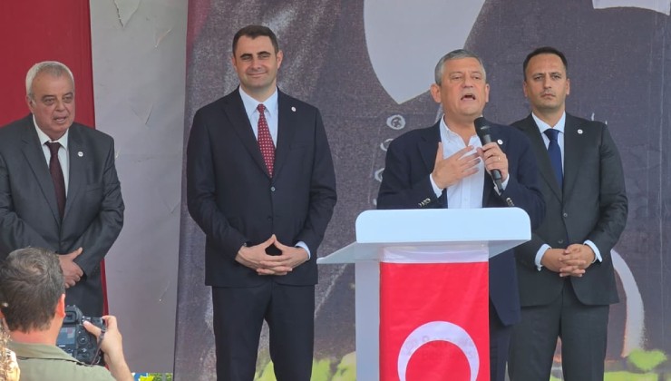 Özgür Özel'den Bornova’da… Parti içi demokrasinin en rahat yaşandığı ilçelerden biri