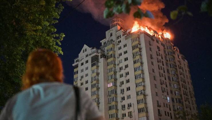 Rusya'nın Kiev'e saldırılarında altıncı gece: 12 kişi hayatını kaybetti