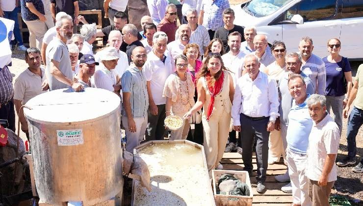 Yuntdağı fıstığına coşkulu hasat şenliği
