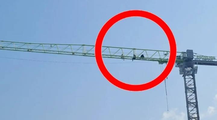 24 saati aşkın süre vinçte eylem yaptılar!