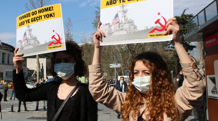 ABD savaş gemilerinin Boğaz dan geçişine protesto!