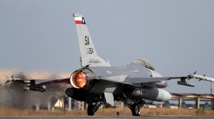 ABD’ye ait F-16, Güney Kore’de düştü!