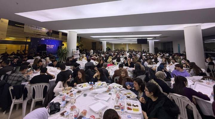 AK Parti İzmir İl Gençlik Kolları Başkanı Mehmet Emin İçelli: İzmirli Gençler Meslek Fabrikası Eylemlerine İtibar Etmedi