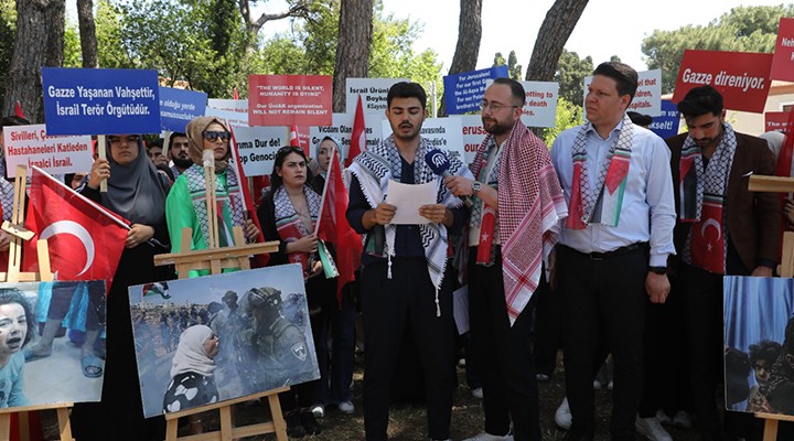 AK Parti İzmir den İsrail protestosu...