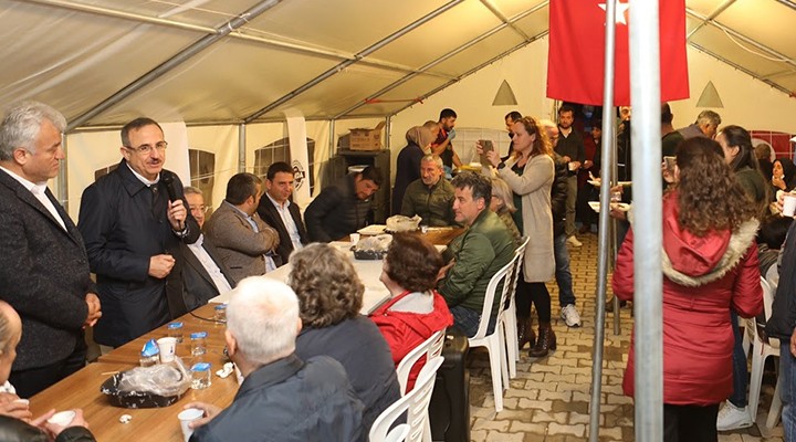 AK Parti İzmir depremzedelerle iftarda buluştu