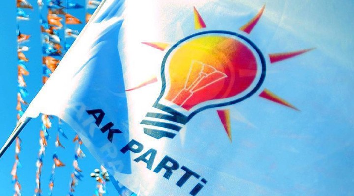 AK Parti de art arda istifalar!