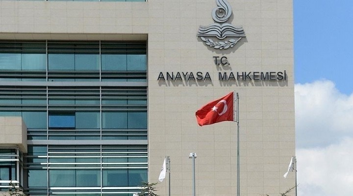AYM den  süresiz nafaka  kararı
