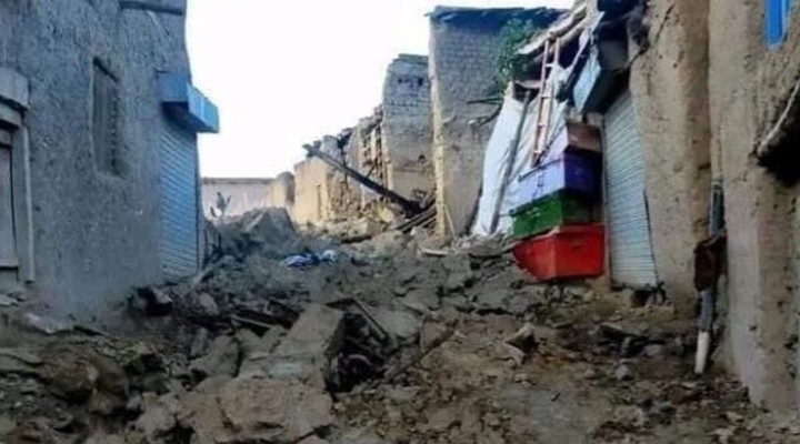 Afganistan da deprem: Yüzlerce ölü var!