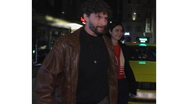 Ahu Yağtu oyuncu sevgilisiyle ilk kez görüntülendi!