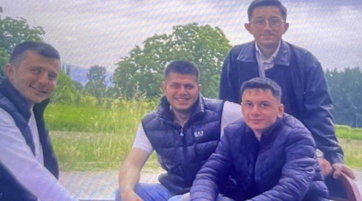 Akraba 4 genç selfie çekerken canından oldu