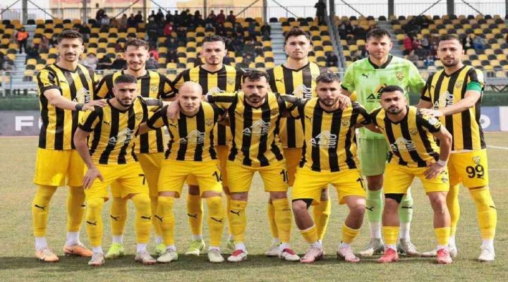 Aliağa FK da 3 oyuncuyla yeni sözleşme yapıldı