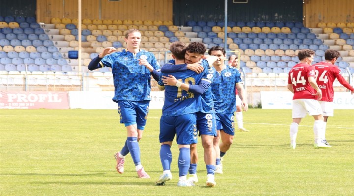 Aliağa FK ile Menemen FK İzmir derbisinde