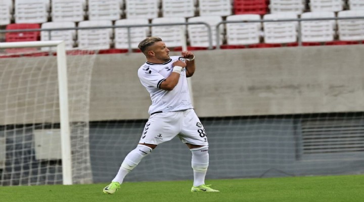 Altay da Özgür ün 400 maç gururu