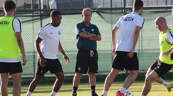 Altay’da İldiz sahaya iniyor