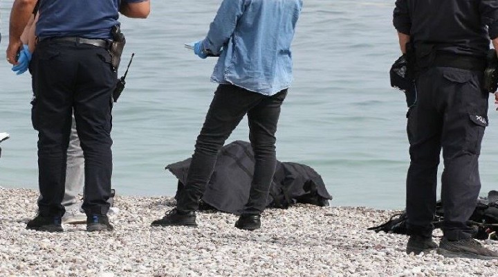 Antalya da denize giren turist ceset buldu