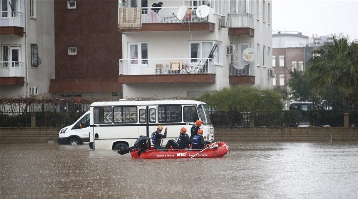 Antalya da sel can aldı!