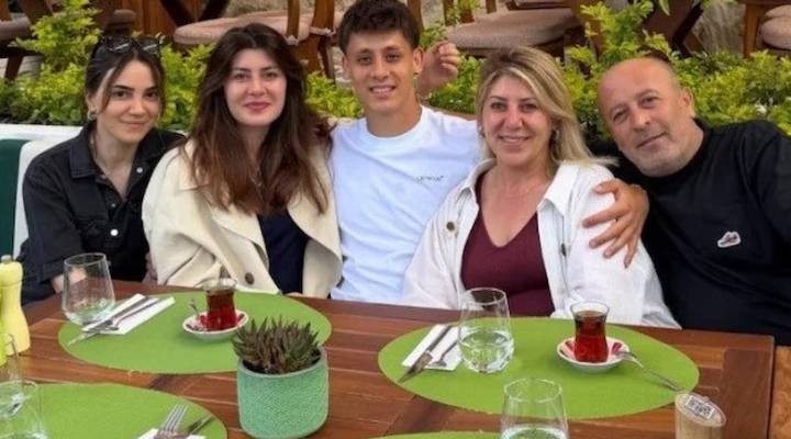 Arda Güler sevgilisiyle Bodrum’da görüntülendi! Denizdeki romantik anlar gündem oldu