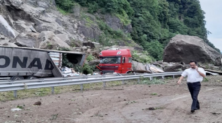 Artvin de heyelan faciası: Ölü ve yaralılar var