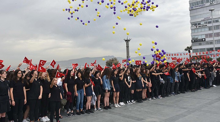 Atatürk Lisesi nden görkemli anma