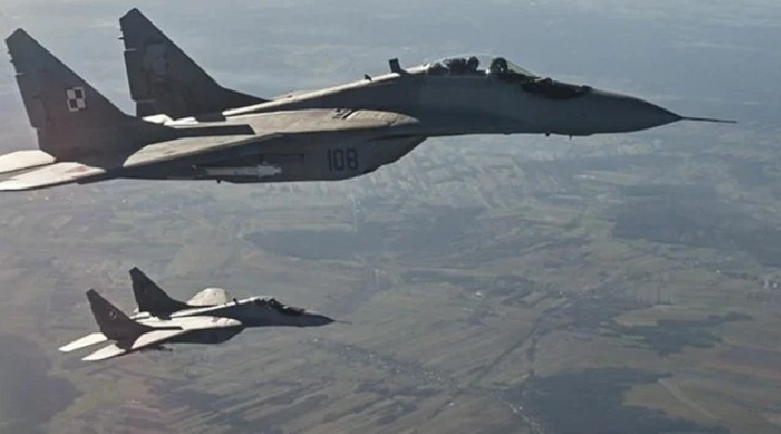 Avrupa semalarında gerilim.. Rus uçağını durdurdular!