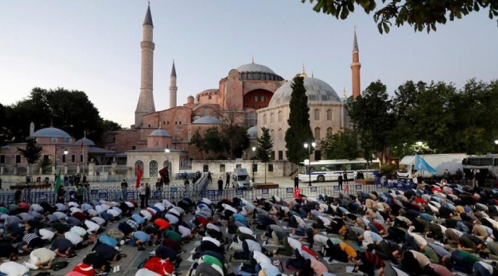 Ayasofya kararına dünyadan tepkiler... Komşu çok öfkeli