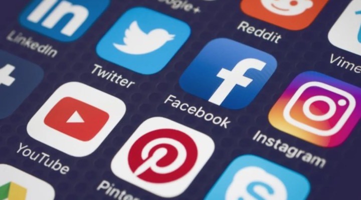 Bakan Gürlek açıkladı: Sosyal medyaya girmek için kimlik ve cep telefonu doğrulaması geliyor