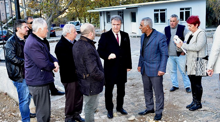 Bakan İduğ mahalle turlarına devam...