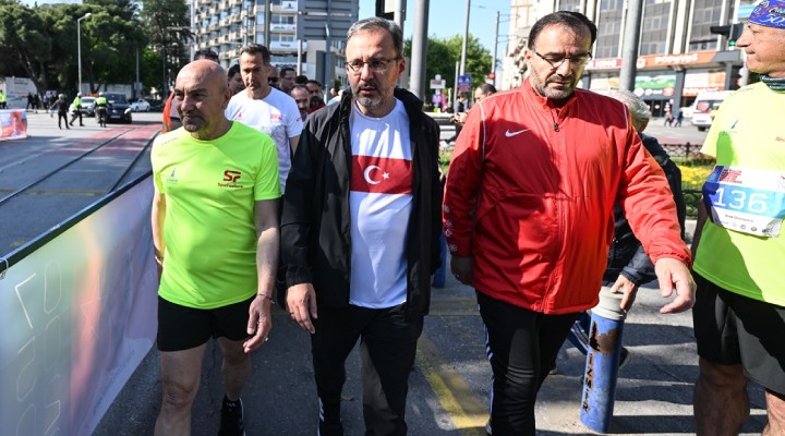 Bakan Kasapoğlu, 10K 19 Mayıs Yol Koşusu na katıldı!