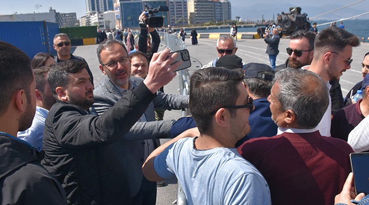 Bakan Kasapoğlu:  İzmir in gündeminde TCG Anadolu var 