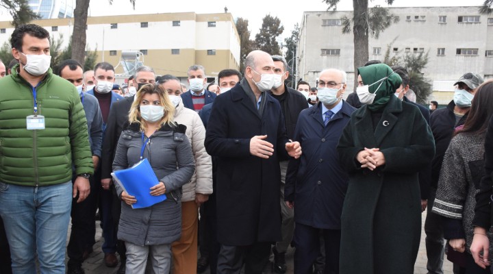 Bakan Soylu’dan depremzedelere ziyaret