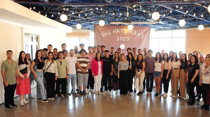Balçova Belediyesi nden üniversiteyi kazanan gençlere destek!