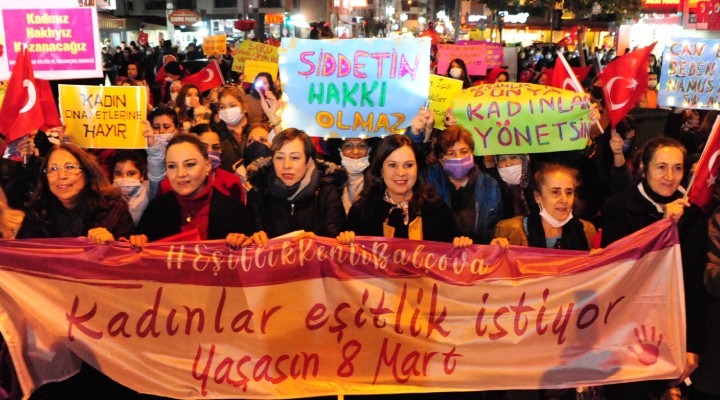 Balçova da kadınlardan gece yürüyüşü!