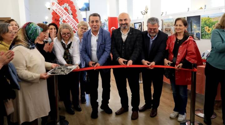 Başkan Anıl Yetişkin Efeler in sanat sergisin açtı