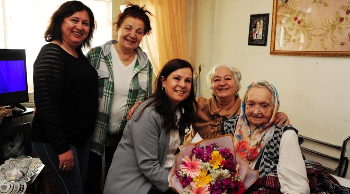 Başkan Çalkaya’dan annelere ziyaret!