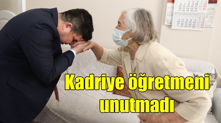 Başkan Kılıç, Kadriye öğretmenin elini öptü