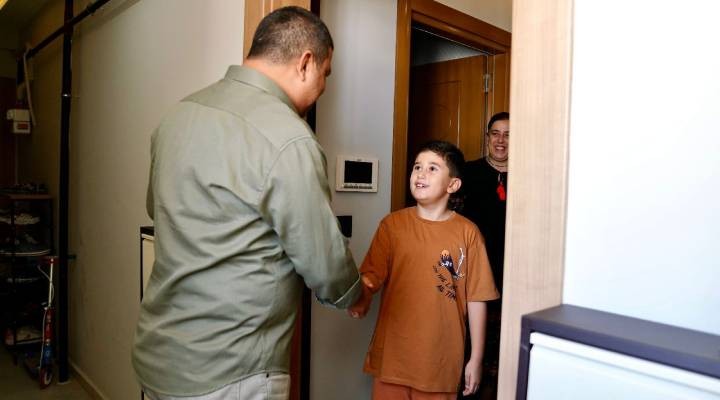 Başkan Okuroğlu, Emir Kurtuluş’u ziyaret etti