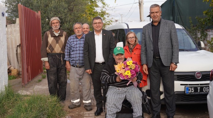 Başkan Okuroğlu engelli vatandaşı evinde ziyaret etti