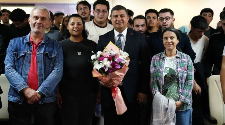 Başkan Okuroğlu, üniversite öğrencileriyle buluştu