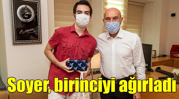 Başkan Soyer YKS Türkiye birincisini ağırladı