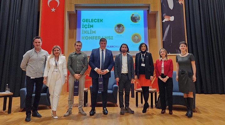 Başkan Tugay İklim Konferansı’nda gençlerle buluştu