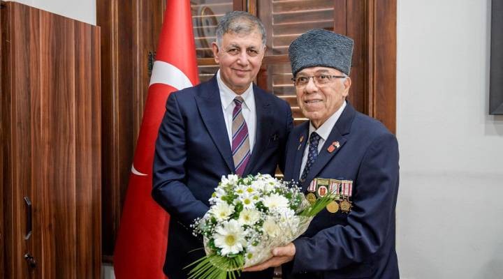 Başkan Tugay dan şehit aileleri ve gazilere bayram ziyareti