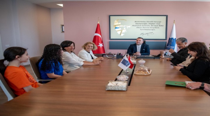 Başkan Vekili Demirtaş derece alan öğrencileri makamında ağırladı