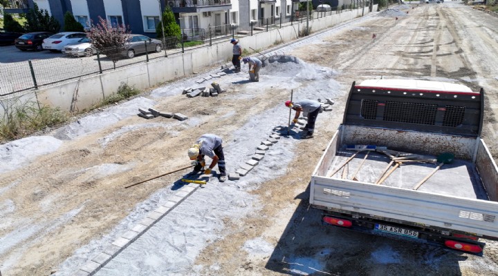 Başkan Yetişkin ile Efeler de yol yatırımları devam ediyor