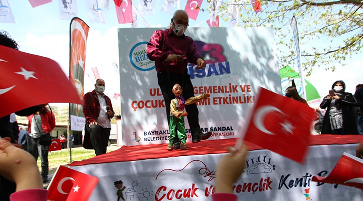 Bayraklı da 23 Nisan coşkusu erken başladı