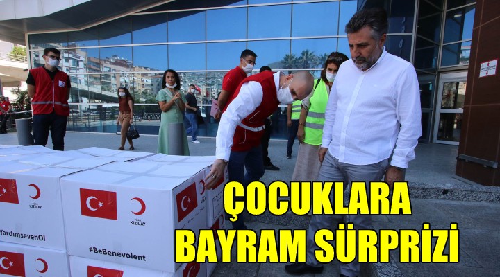 Bayraklı da çocuklara bayram sürprizi