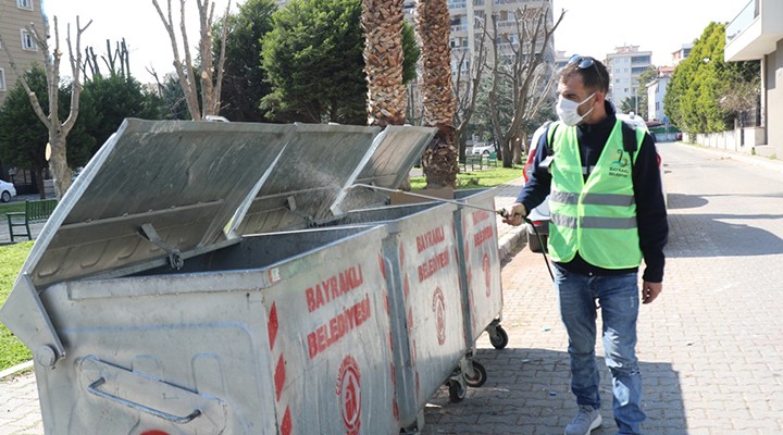 Bayraklı da haşereyle mücadele sürüyor